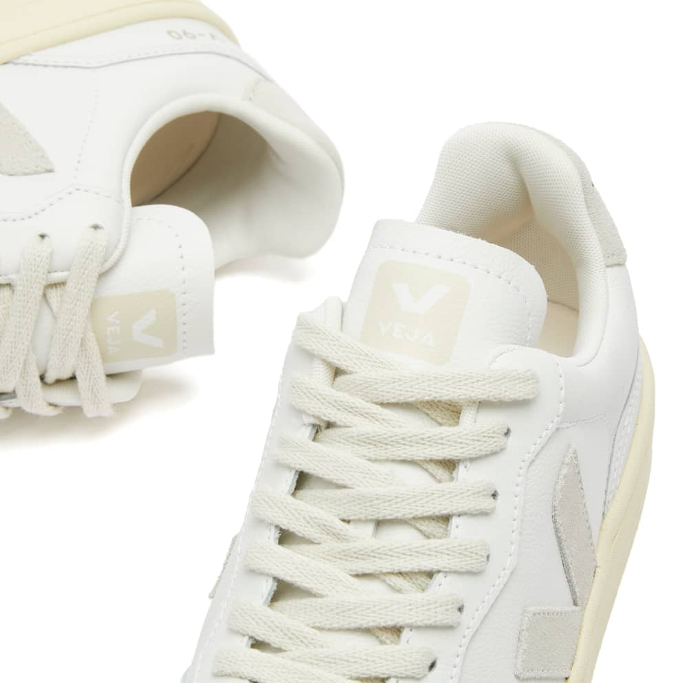 Veja "V-90 O.T. Leather" W - Extra White / Natural