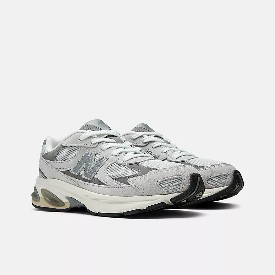 New Balance "2010 Lace" Grade School - Grey / Grey