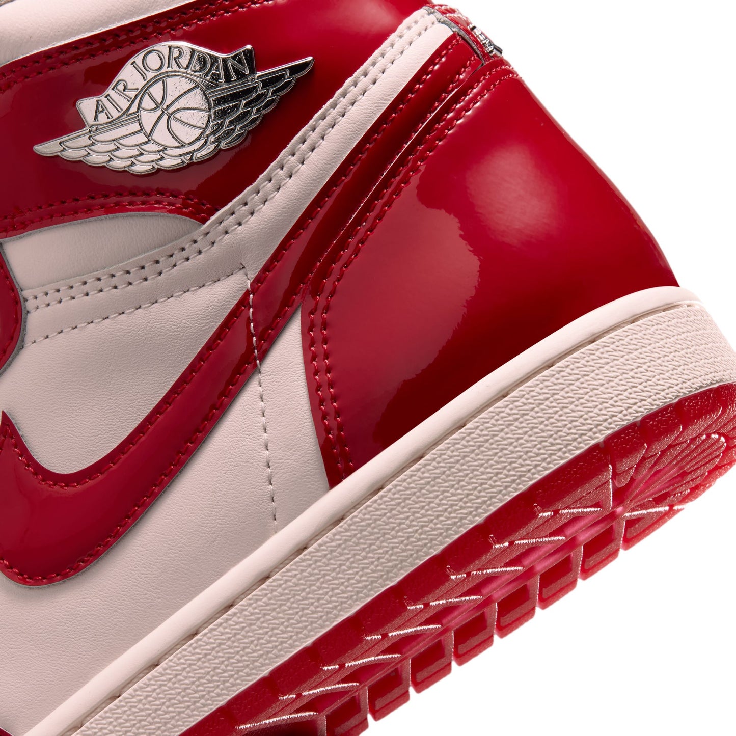 Air Jordan "1 Retro High OG" Womens - University Red / Metallic Silver
