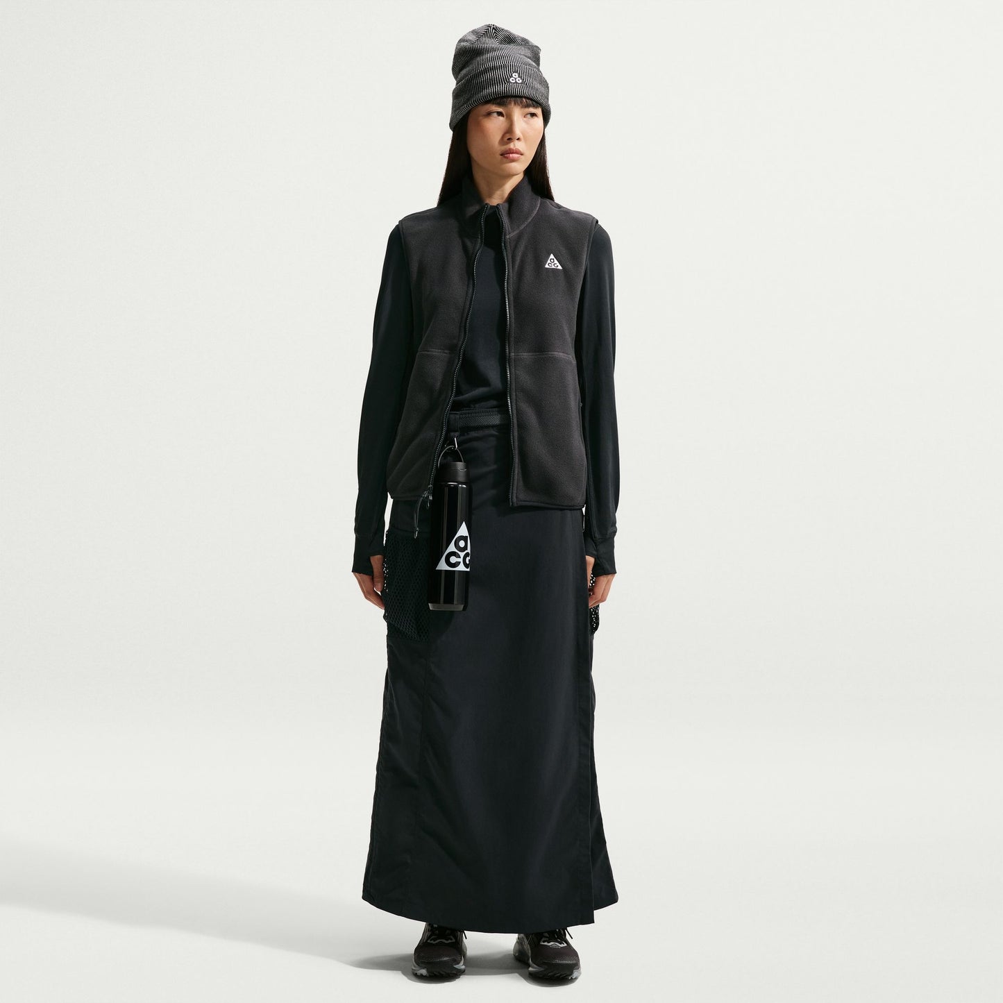 Nike "ACG Wolf Tree Vest" - Black / Black / Summit White