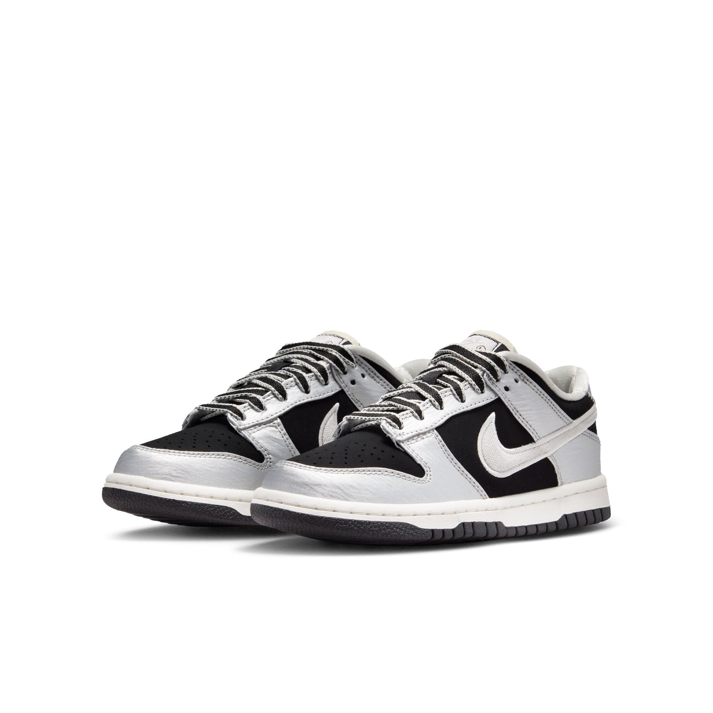 Nike "Dunk Low LV8 STR JKT" Grade School - Metallic Silver