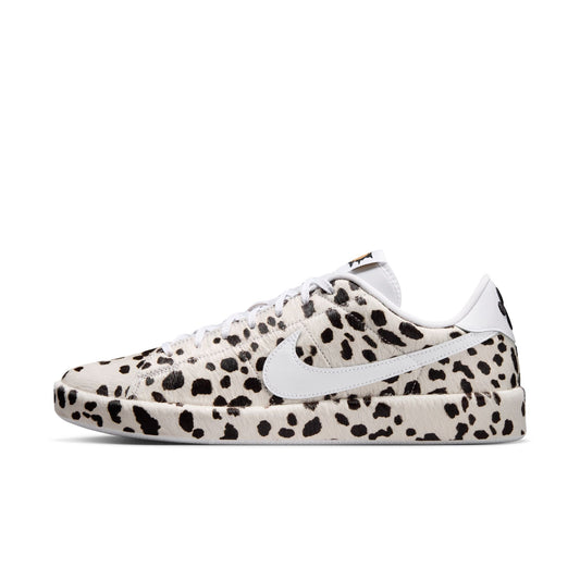 Nike "Tennis CS PRM Chew Dog" Mens - White / White / Black