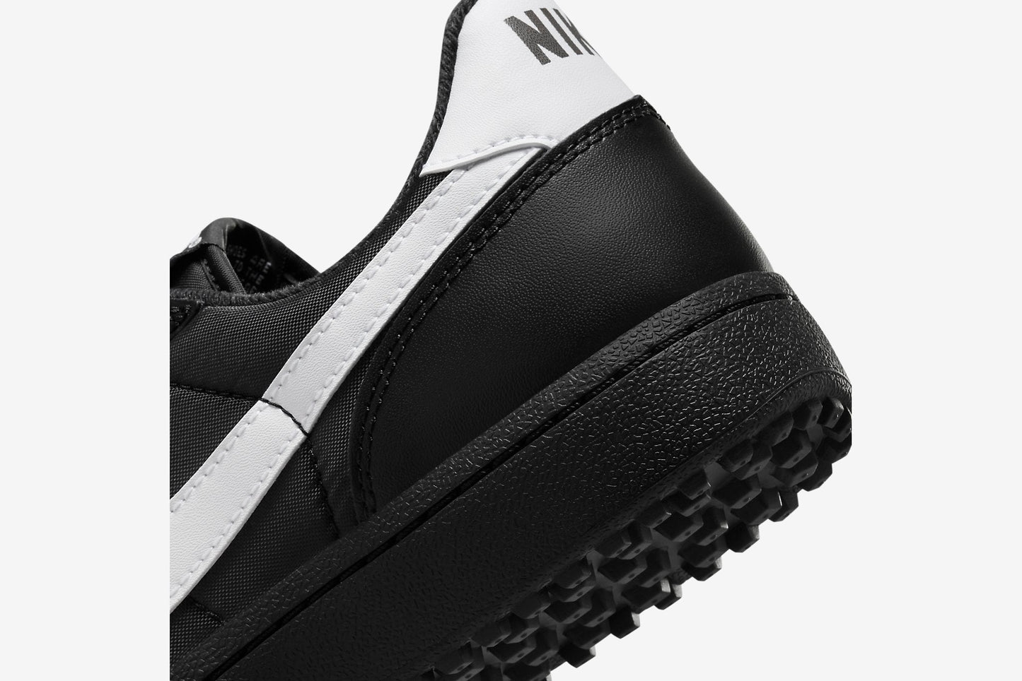 Nike "Field General '82" M - Black / White