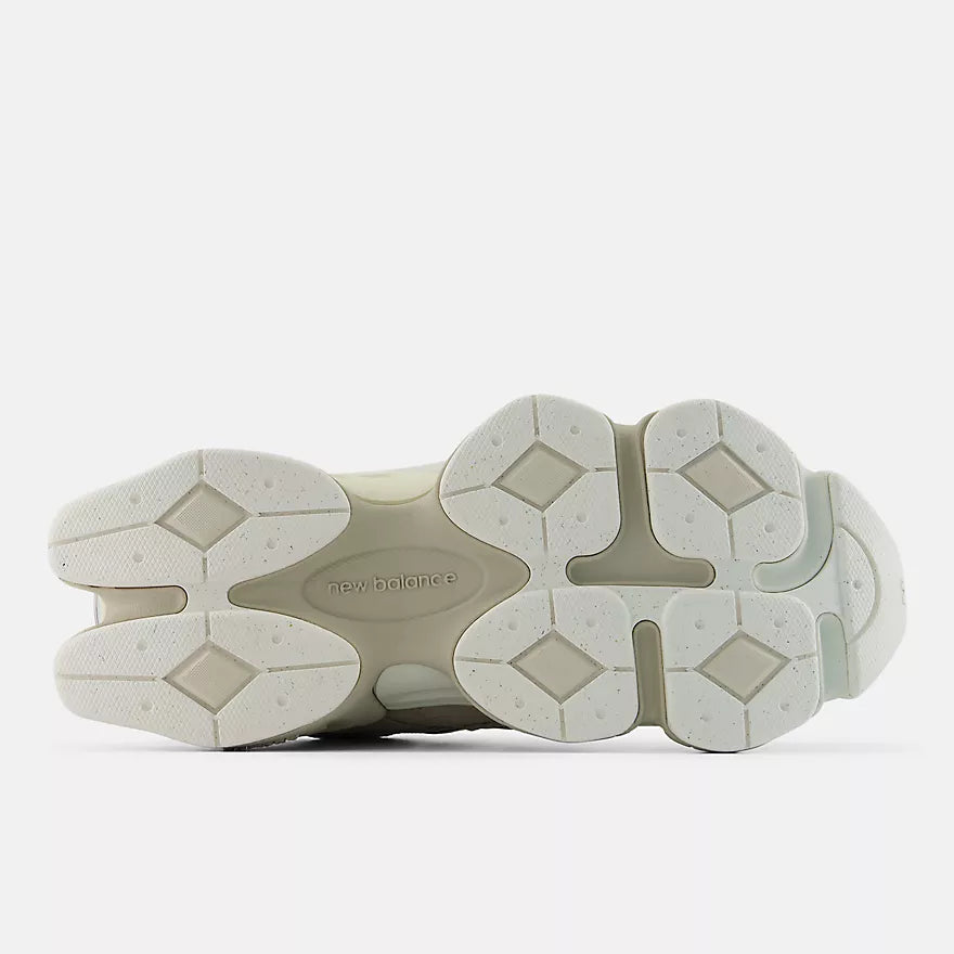 New Balance "9060" Mens - Driftwood / Timberwolf