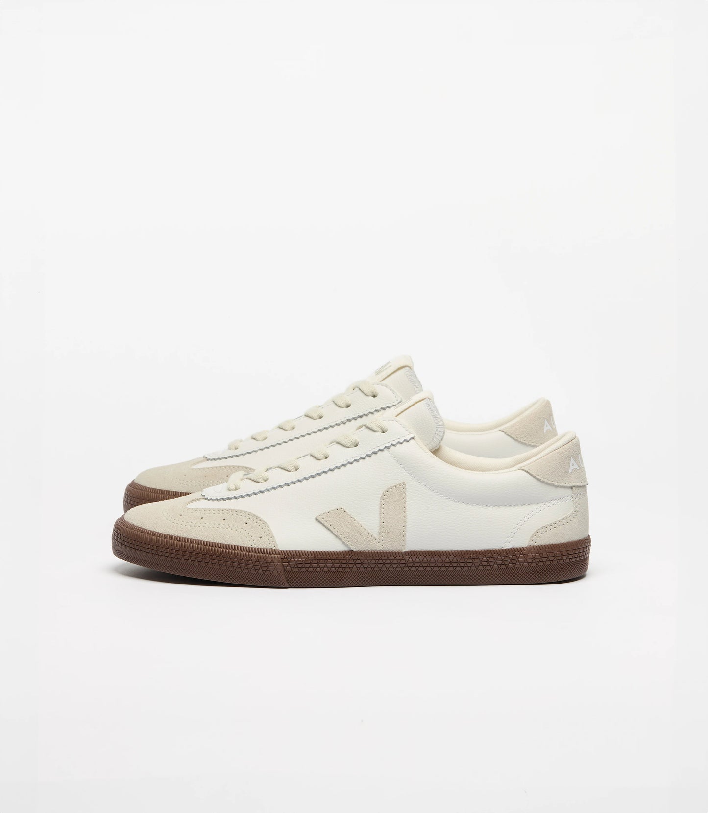 Veja "Volley O.T. Leather" Womens - White / Natural / Bark